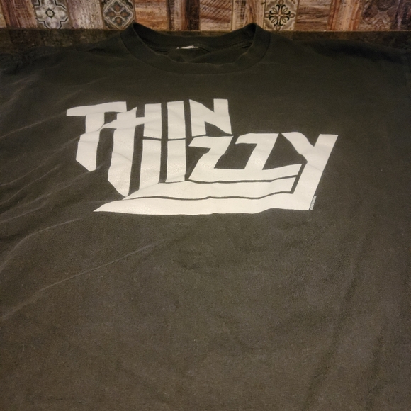 Other - Is vintage thin Lizzie T-shirt 2 sided